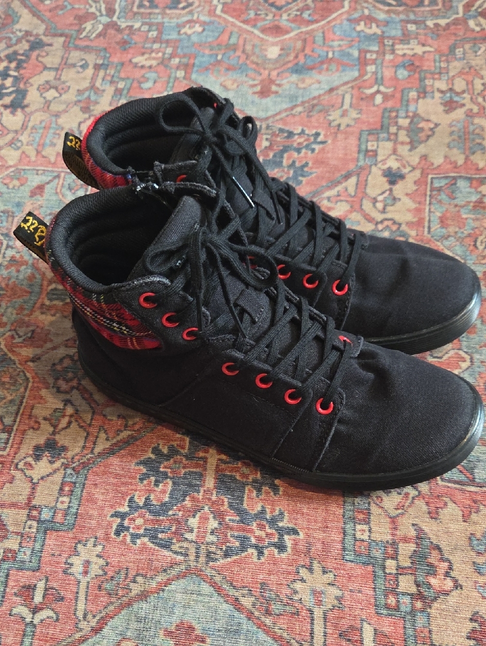 Dr. Martens Rozarya Black Red Tartan Plaid Canvas High Top Boots Women’s Size 8